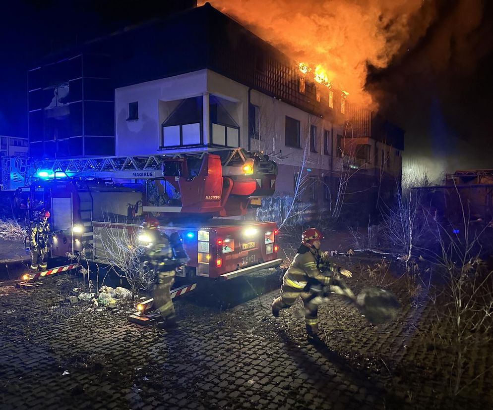 Pożar pustostanu na Targówku