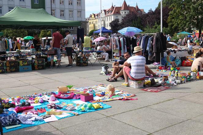 Wyprzedaż garażowa na placu Krakowskim w Gliwicach 