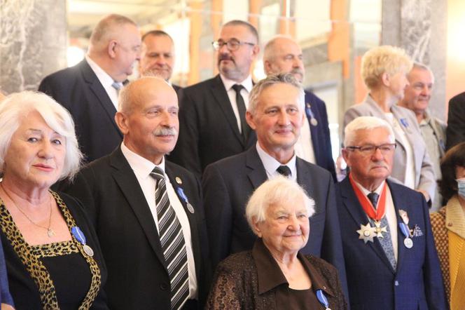 Działacze Solidarności odznaczeni Medalami Stulecia Odzyskanej Niepodległości. Są wśród nich mieszkańcy Starachowic 
