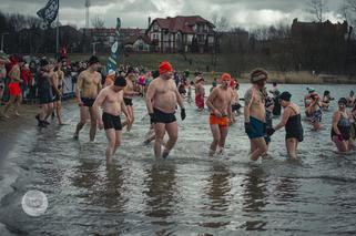 XIV Kąpiel dla odważnych. Morsy wykąpały się na Plaży Miejskiej w Ełku