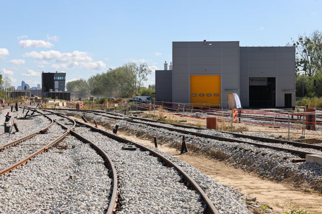 Budowa stacji postojowo-technicznej Mory (sierpień 2025)