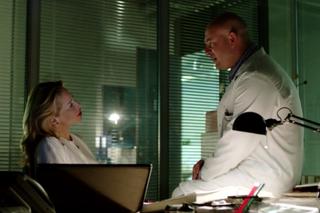 Lekarze 5 sezon odc. 4 (odc. 56). Iza (Katarzyna Warnke), Piotr (Szymon Bobrowski)