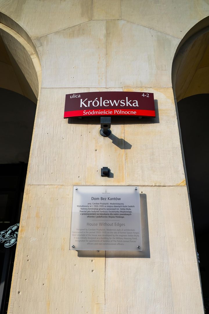 Dom bez kantów w Warszawie