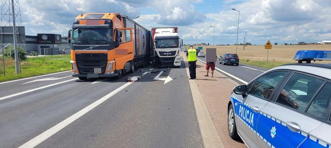 Groźny wypadek na DK 10 w Nakle nad Notecią. Dwie osoby poszkodowane [ZDJĘCIA]