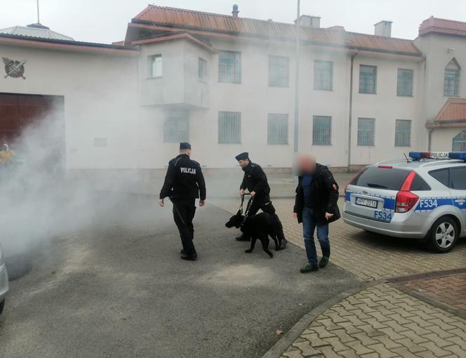 Dużo dymu i pełna mobilizacja. Spektakularna akcja w piotrkowskim areszcie śledczym