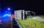 Śmiertelny wypadek na S8 pod Wieruszowem. Mężczyzna zginął w zderzeniu dwóch tirów [ZDJĘCIA].
