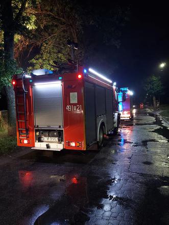 Nocny pożar na Bugaju w Starachowicach. Palił sie budynek socjalny