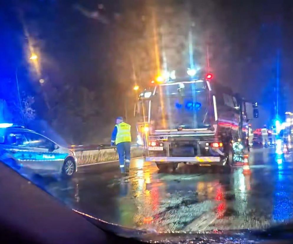 Trasa S1 zablokowana. TIR rozbił się o barierki