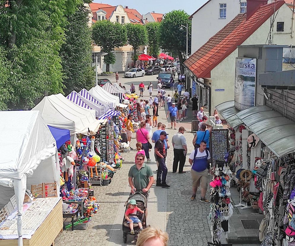 Mazurskie Zakopane przyciąga tłumy turystów. Zamiast oscypka, smażona ryba!