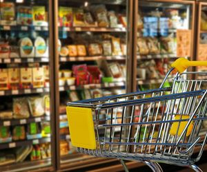 Sklepy otwarte w Boże Ciało - gdzie i w jakich godzinach zrobić zakupy 19.06.2025? [Żabka, Dino, Carrefour]