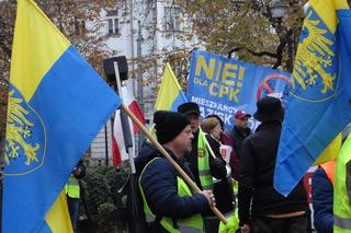 Protest przeciwko CPK w Katowicach