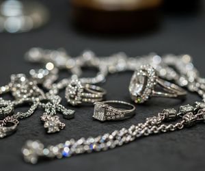 Okradł jubilera w centrum Siedlec i uciekł. Policja zatrzymała 44-latka!