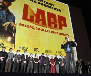 Premiera LARP. Miłość, trolle i inne questy: Pawł Deląg z partnerką