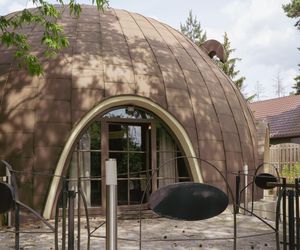 Dom Igloo w Aninie czyli część hotelu Noclegi Ufo