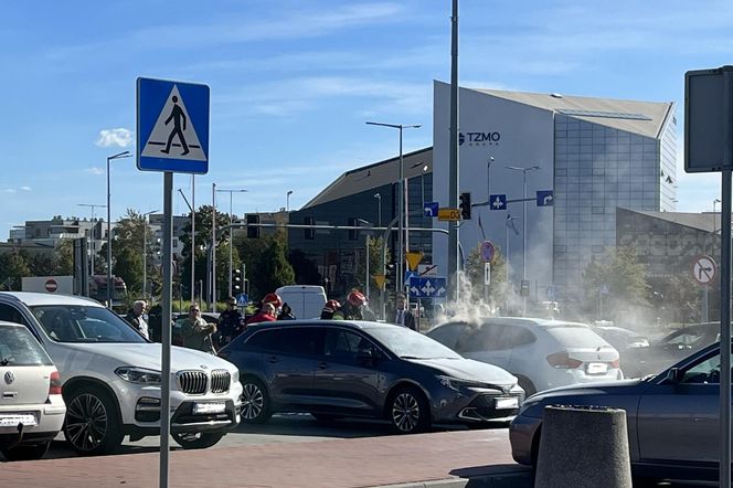 Pożar BMW pod Atrium Copernicus w Toruniu