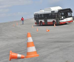 Autobusy w poślizgu! Kto tym razem okazał się najlepszym kierowcą autobusu? 