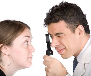 Łagodne nowotwory oka - jak rozpoznać ich objawy?