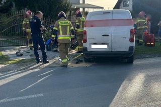 Zderzenie samochodu z motocyklistą w Suchyni koło Kraśnika