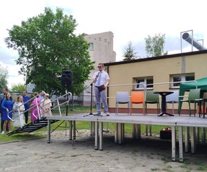 Przez lata ŚDS w Siedlcach działał w dwóch lokalizacjach, teraz już oficjalnie funkcjonuje w jednym miejscu, w budynkach dostosowanych do potrzeb osób z niepełnosprawnościami. 