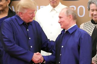 Przyjaźń Trumpa z Putinem trwa od dekady. Poznaj historię tej toksycznej relacji