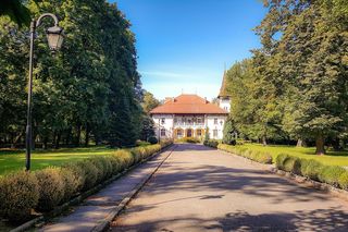 To jedyny w swoim rodzaju pałac Małopolsce. Jest uznawany za perłę neorenesansu