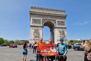 W Hiszpanii czeka na nich chory Franuś! Trzech przyjaciół jedzie przez całą Europę w niezwykłym celu