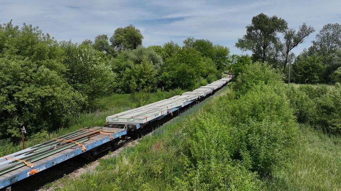 Nowy plac Zawiszy przyjechał do Warszawy w częściach