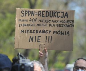 Strefa parkowania znów większa. Gdzie od dziś zapłacą kierowcy?