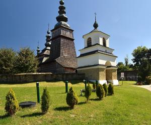 To najbardziej urokliwa wieś w Małopolsce. Znajduje się w niej najpiękniejsza cerkiew z listy UNESCO