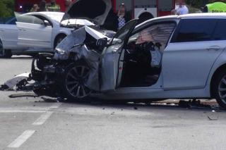 Poważny wypadek pod Legionowem. Zderzenie czterech aut w Nieporęcie. Pięć osób poszkodowanych, jedna zginęła na miejscu