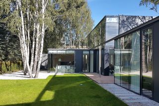 Dom Awers i Rewers na Zielonym Ursynowie