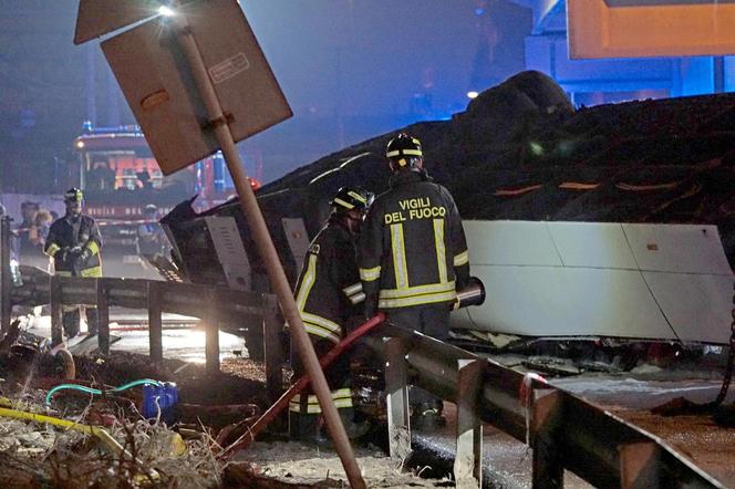 Autokar runął z wiaduktu w Wenecji, 21 ofiar! Kierowca zasłabł?