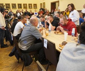 Mistrzostwa Poznania w jedzeniu pączków na czas