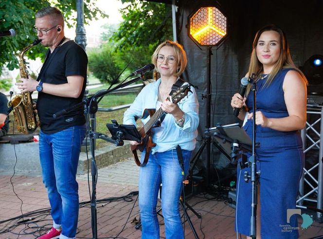 Potańcówka pod chmurką