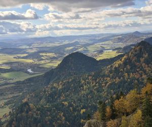 To jedno z najstarszych polskich uzdrowisk najpiękniej wygląda jesienią. Kurowali się w nim Sienkiewicz, Prus, Matejko i Konopnicka