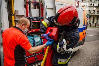 Wypadek w centrum Ełku. Poszkodowana kobieta i dziecko [ZDJĘCIA]