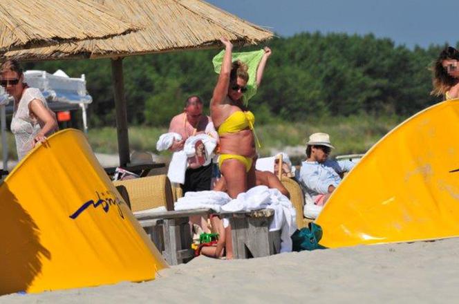 Beata Kozidrak na plaży. Płynie w niej gorąca krew!