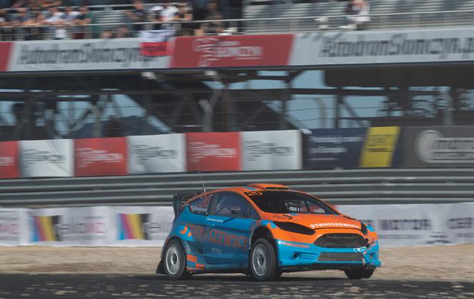 Zacięty finał. „Stanik” triumfuje w pierwszej rundzie Mistrzostw Polski w rallycrossie