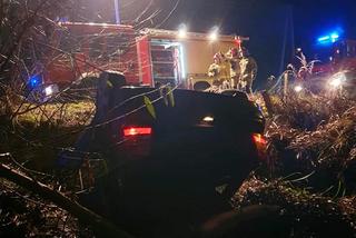 Strażak uratował dziewczynę z tonącego auta