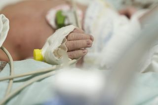 Podała dziecku mleko z wkładką, bo chciała odpocząć. Ta dawka mogłaby zabić 10 osób