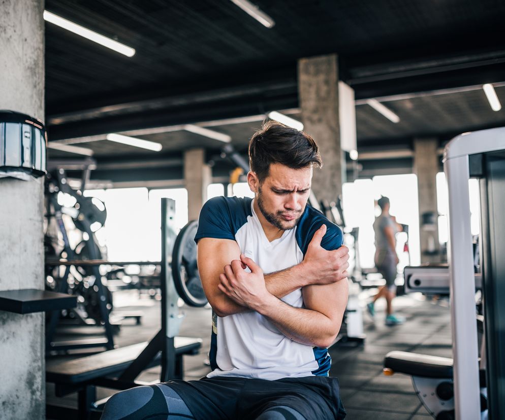 mężczyzna z zapaleniem kaletki