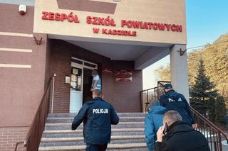 To on zadawał ciosy nożem w szkole. 18-letni uczeń ranił 3 osoby