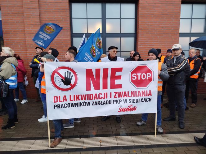 Pracownicy Zakładu Linii Kolejowych pikietowali w Siedlcach! Poparli ich siedleccy radni