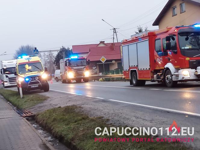 Czchów. Zderzenie trzech samochodów. Nie żyją dwie osoby