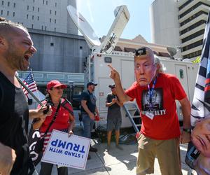 Donalt Trump postawiony w starn oskarżenia 