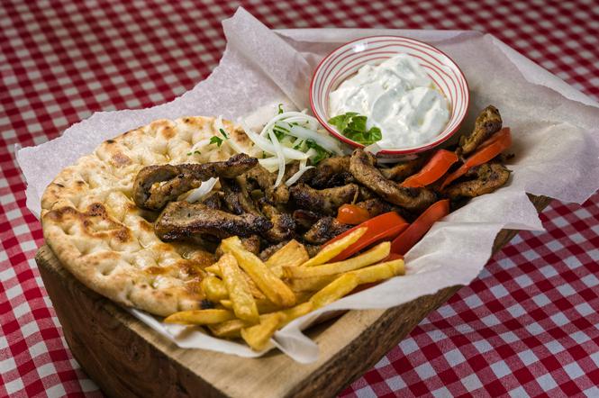 Wieprzowina po grecku: przepis jak zrobić domowy gyros