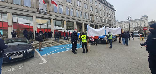 Protest taksówkarzy w Warszawie