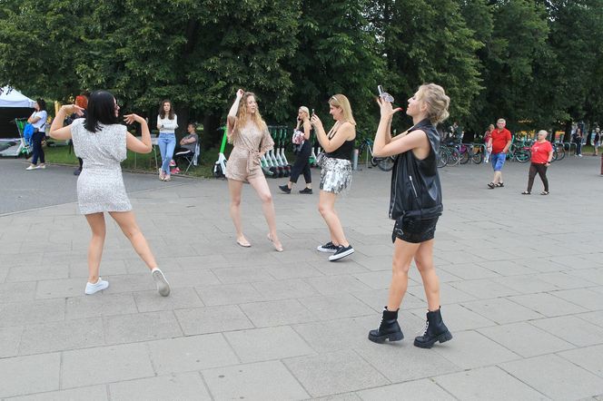  Warszawa. Jennifer Lopez po raz drugi w Polsce. Tłumy na Stadionie PGE Narodowym [ZDJĘCIA]