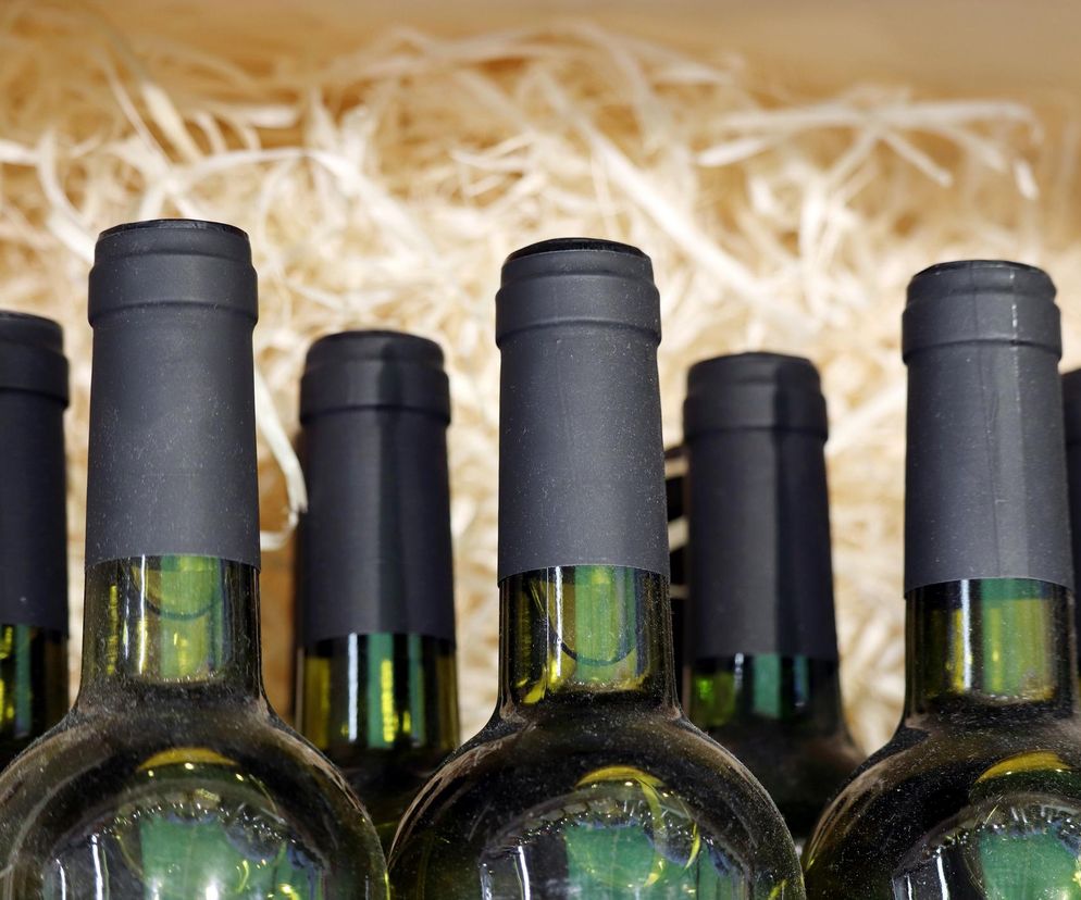 Alkohol z internetu tylko do rąk własnych? Resort Zdrowia kończy z prawną luką