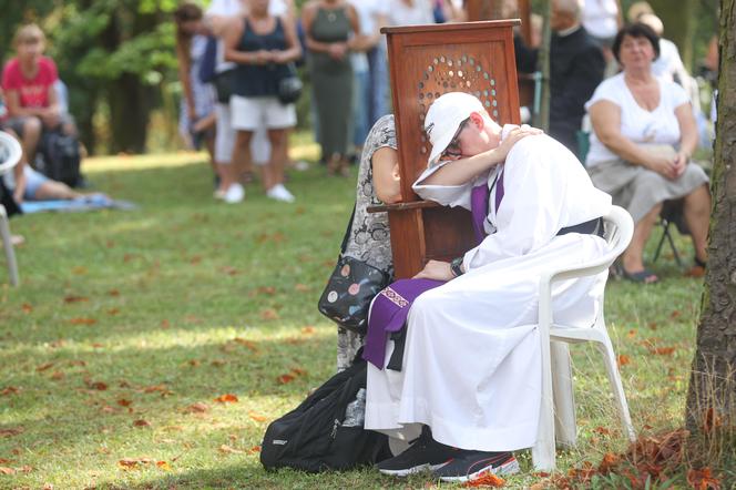 Tysiące kobiet i dziewcząt na pielgrzymce do Piekar Śląskich. "Jestem w Kościele, więc idę"